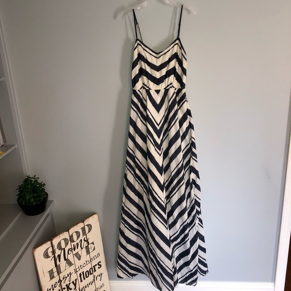 Fossil Chevron Maxi Sleeveless Striped Blue White - Picture 2 of 9